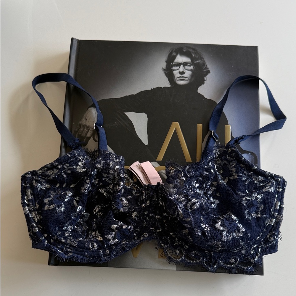 Victoria's Secret Navy Floral Lace Bra